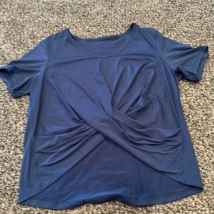 Lululemon twists shirt